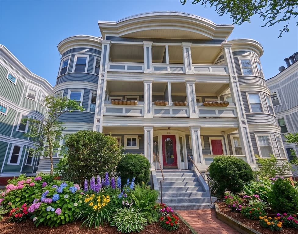 118 Trowbridge St # 6, Cambridge MA 02138