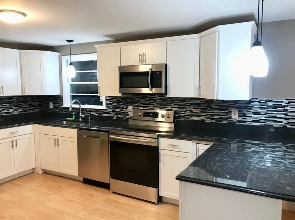 Single Family Residence at 109 Blueberry Ln, Barnstable MA 02648, photo 4 of 14