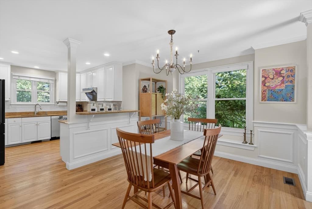 Condominium at 36 Roosevelt Rd # 36, Lexington MA 02420, Lexington, photo 5 of 23