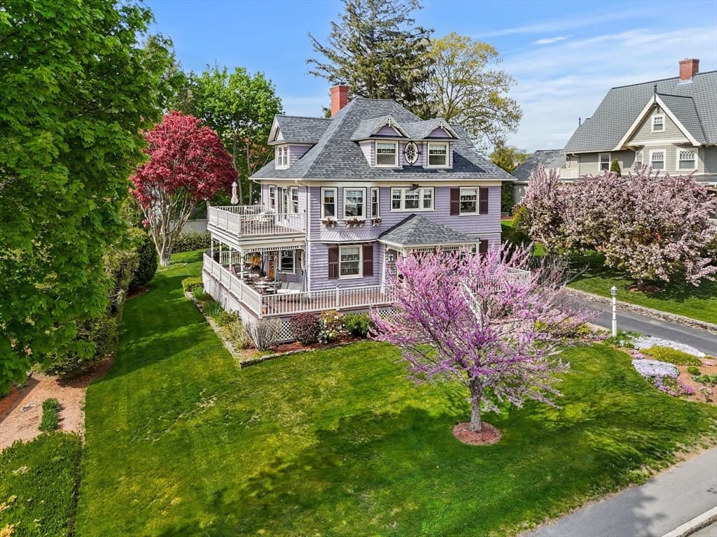Single Family Residence at 9 White Ave, Wakefield MA 01880, photo 2 of 38