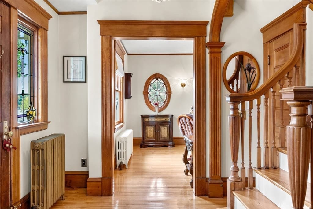Single Family Residence at 9 White Ave, Wakefield MA 01880, photo 9 of 38