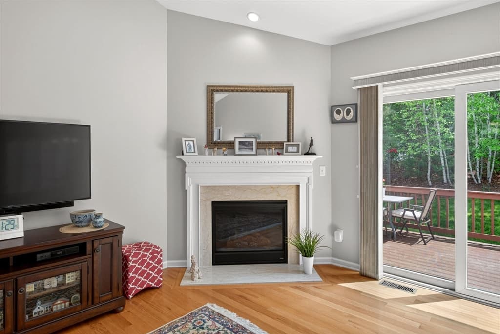 Single Family Residence at 17 Valley Front, Plymouth MA 02360, photo 7 of 42