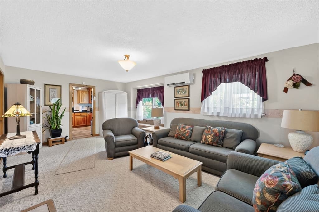 121 Merrill Rd, Springfield MA 01119 photo 7