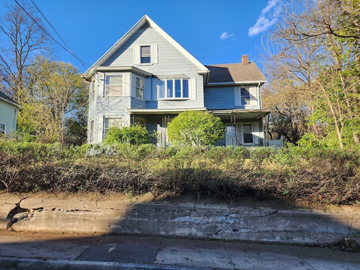 156 Grattan St, Chicopee MA 01020