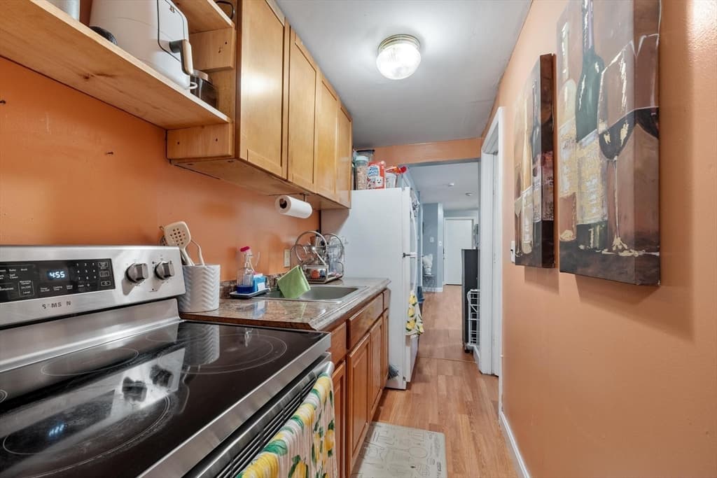 10 Kempton Ct, Lawrence MA 01841 photo 15
