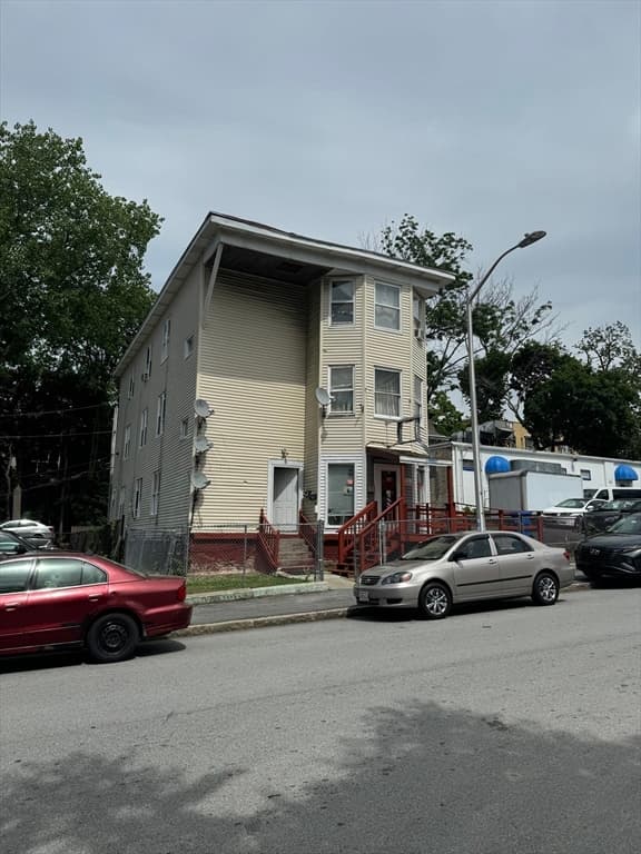 6 Piedmont St, Worcester MA 01610