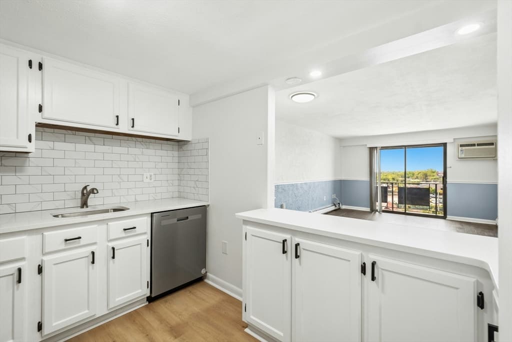 585 Revere Beach Pkwy # 509, Revere MA 02151 photo 3
