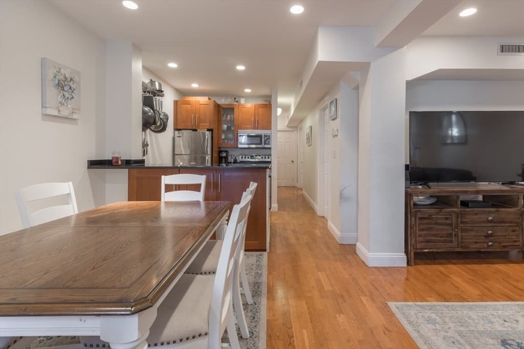 Condominium at 15 Garrison St # 1, Boston MA 02116, photo 5 of 18