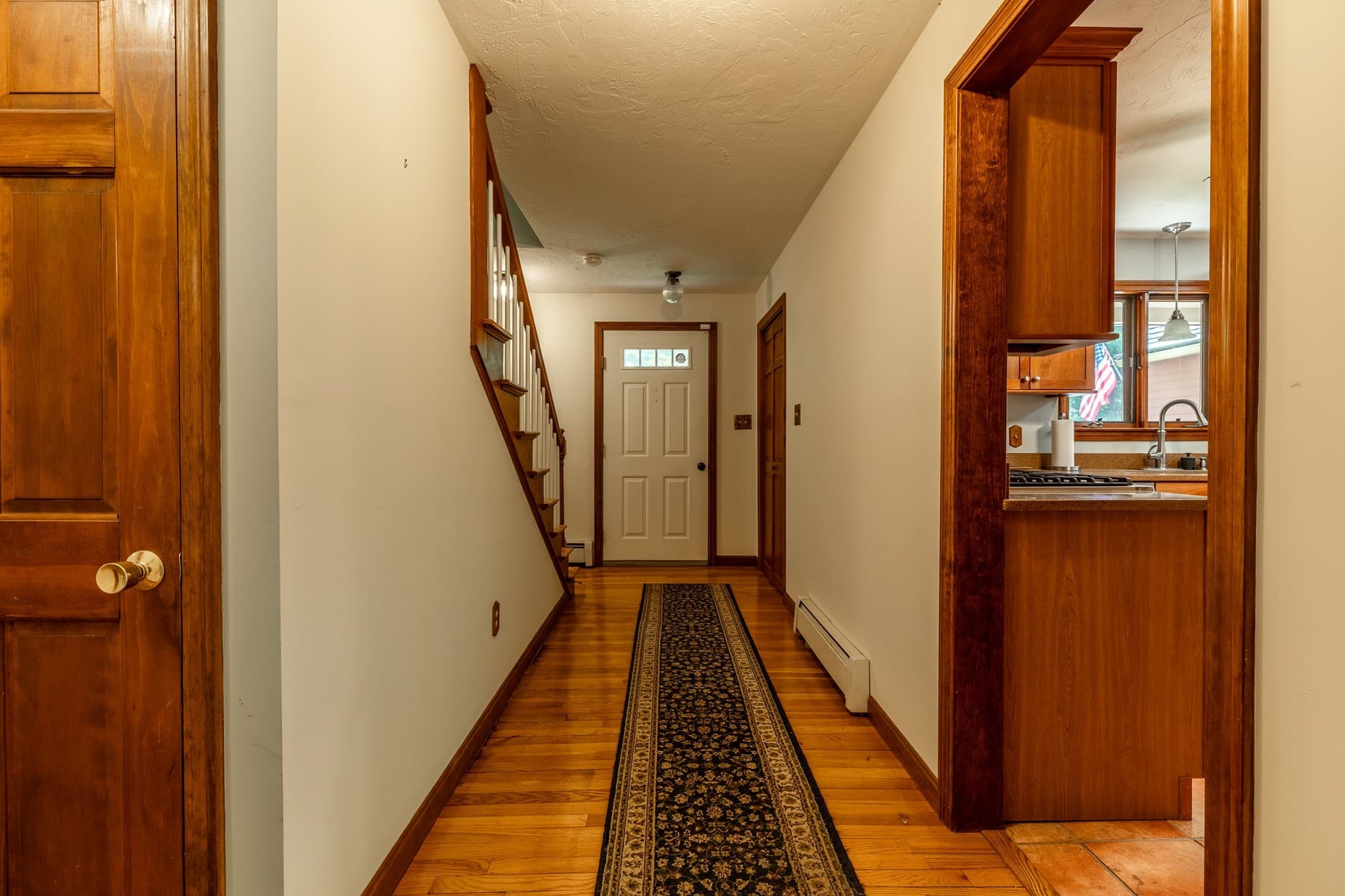 Single Family Residence at 322 Spring St, Shrewsbury MA 01545, photo 7 of 26