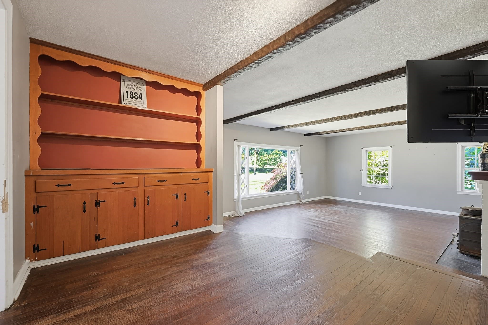 Single Family Residence at 299 Broadway, North Attleboro MA 02760, photo 6 of 39