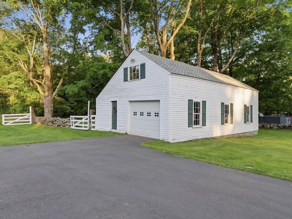 834 Pleasant St, Athol MA 01331 photo 4