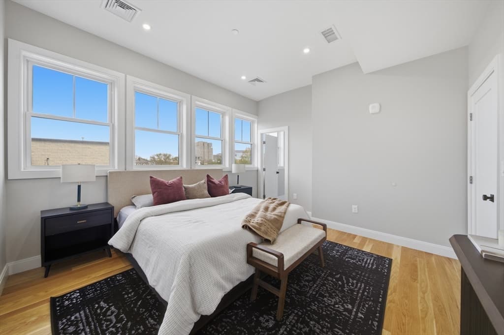 174 Walnut Street # 3, Somerville MA 02145