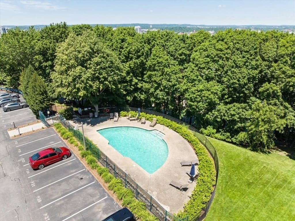 227 Summit Ave # E304, Brookline MA 02446 photo 17