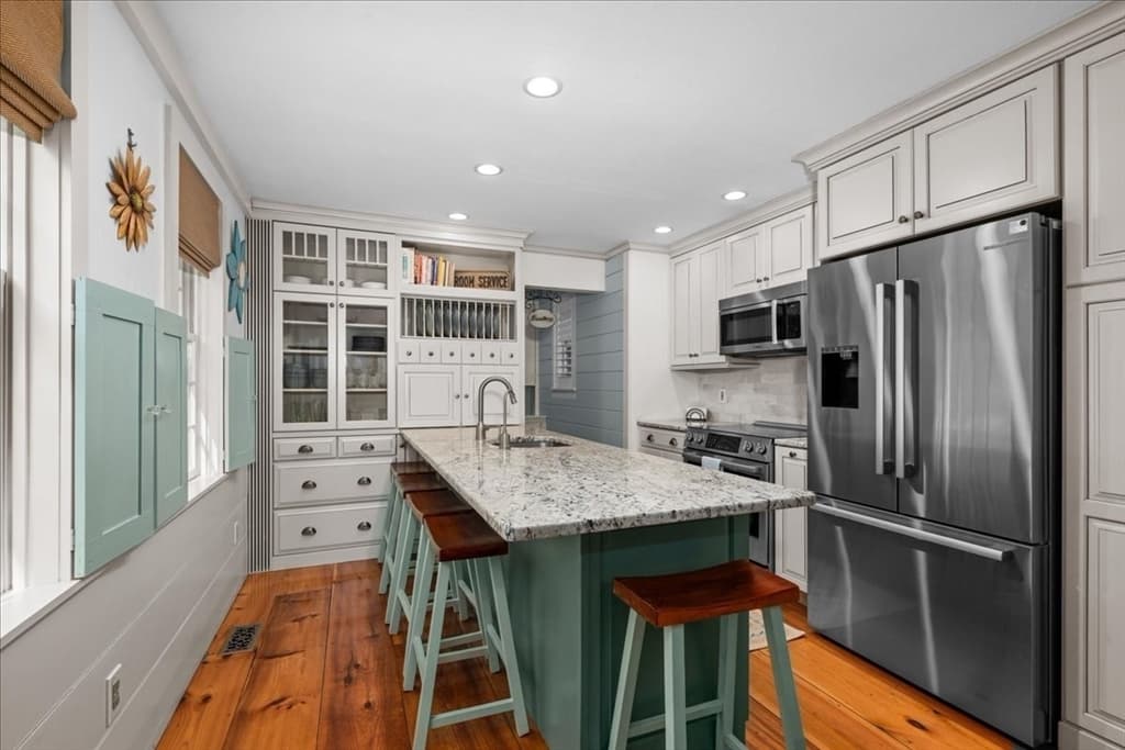 Single Family Residence at 225 E Temple St, Boylston MA 01505, Boylston, photo 5 of 42
