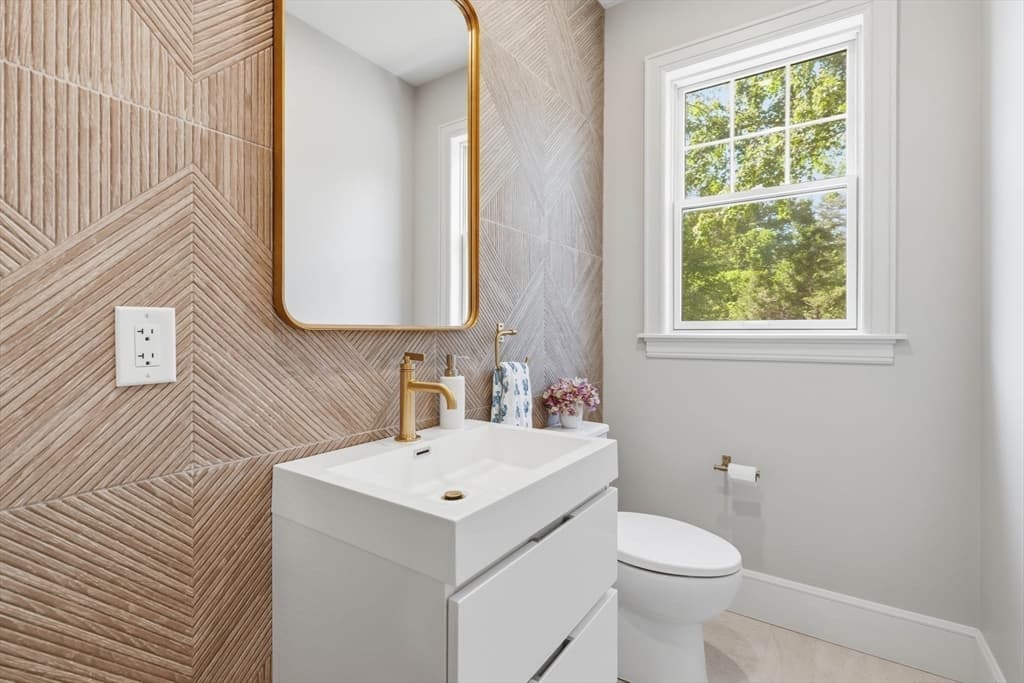 Single Family Residence at 131 Maple Street, Scituate MA 02066, Scituate, photo 10 of 42