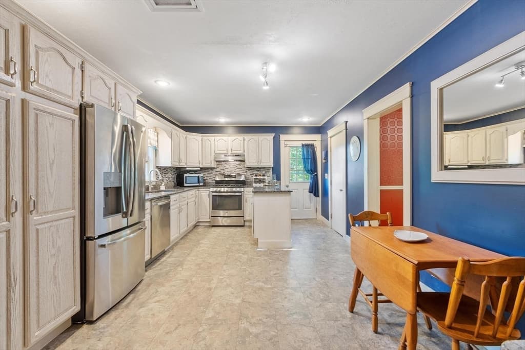 113 Simonds St, Fitchburg MA 01420 photo 7