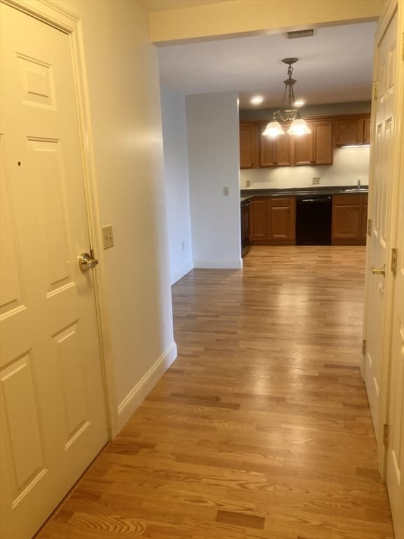 Condominium at 7 Crescent Way # 307, Sturbridge MA 01518, Sturbridge, photo 14 of 15