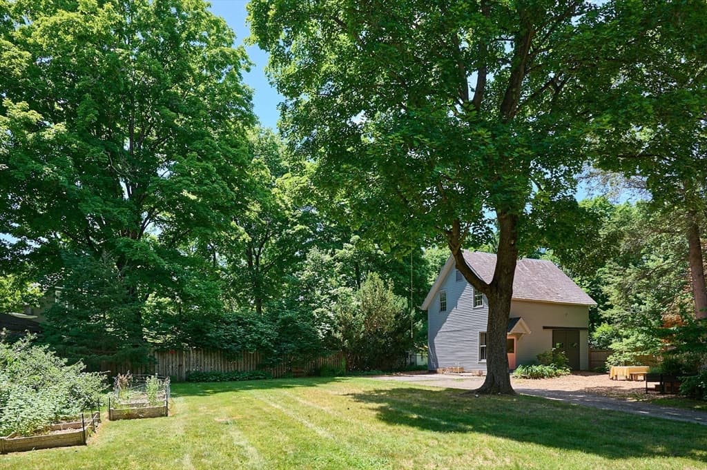Single Family Residence at 114 S Main St, Northampton MA 01062, Northampton, photo 5 of 42