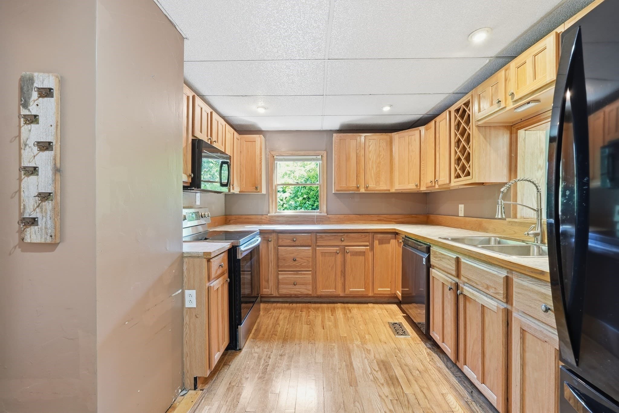 Single Family Residence at 390 Main St, Hampden MA 01036, Hampden, photo 9 of 36