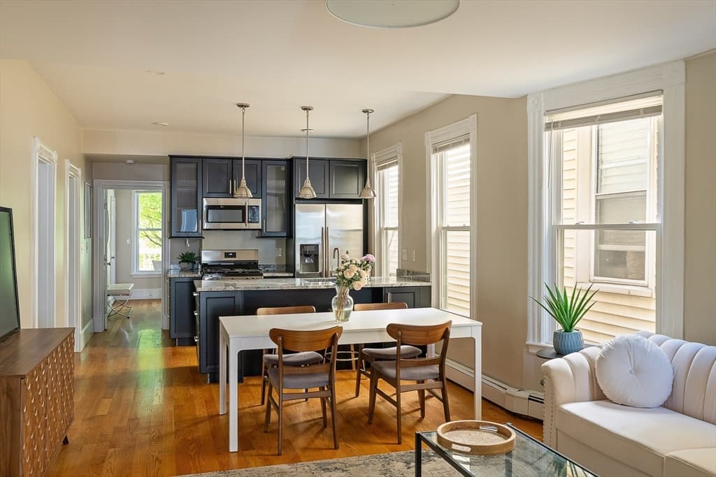 Condominium at 125 Princeton Street, Boston MA 02128, photo 10 of 33
