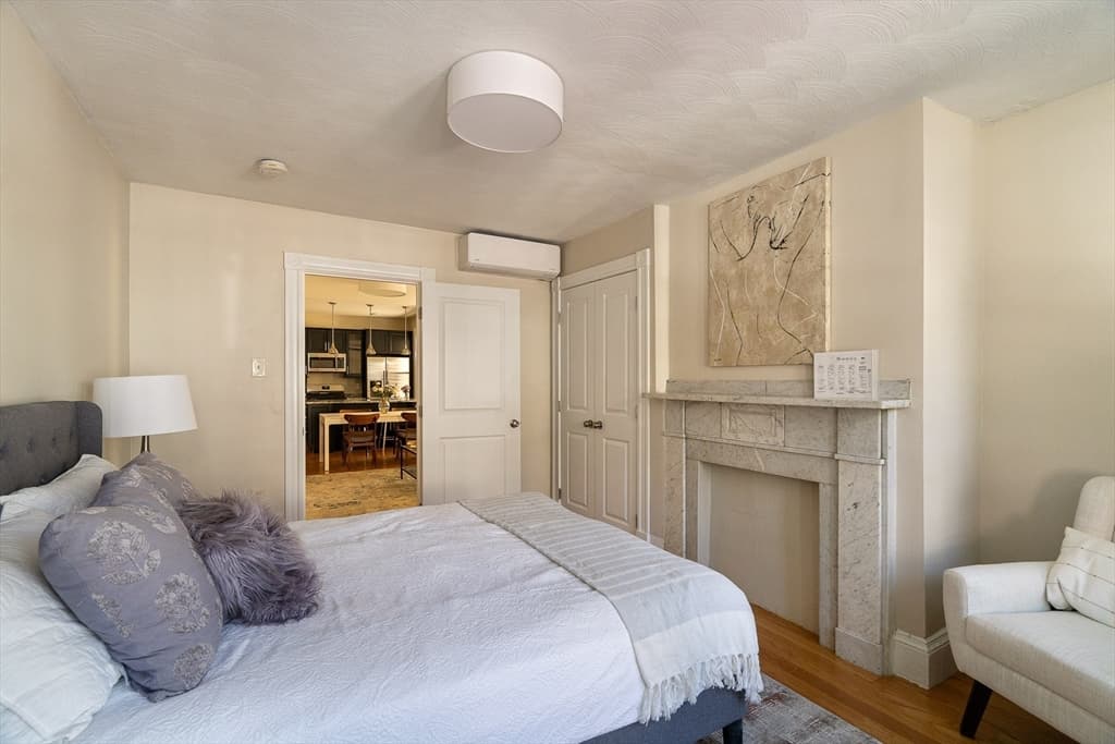 Condominium at 125 Princeton Street, Boston MA 02128, photo 11 of 33