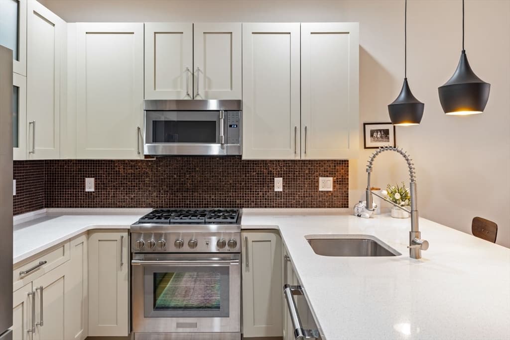 Condominium at 150 Dorchester Ave # 604, Boston MA 02127, Boston, photo 13 of 34