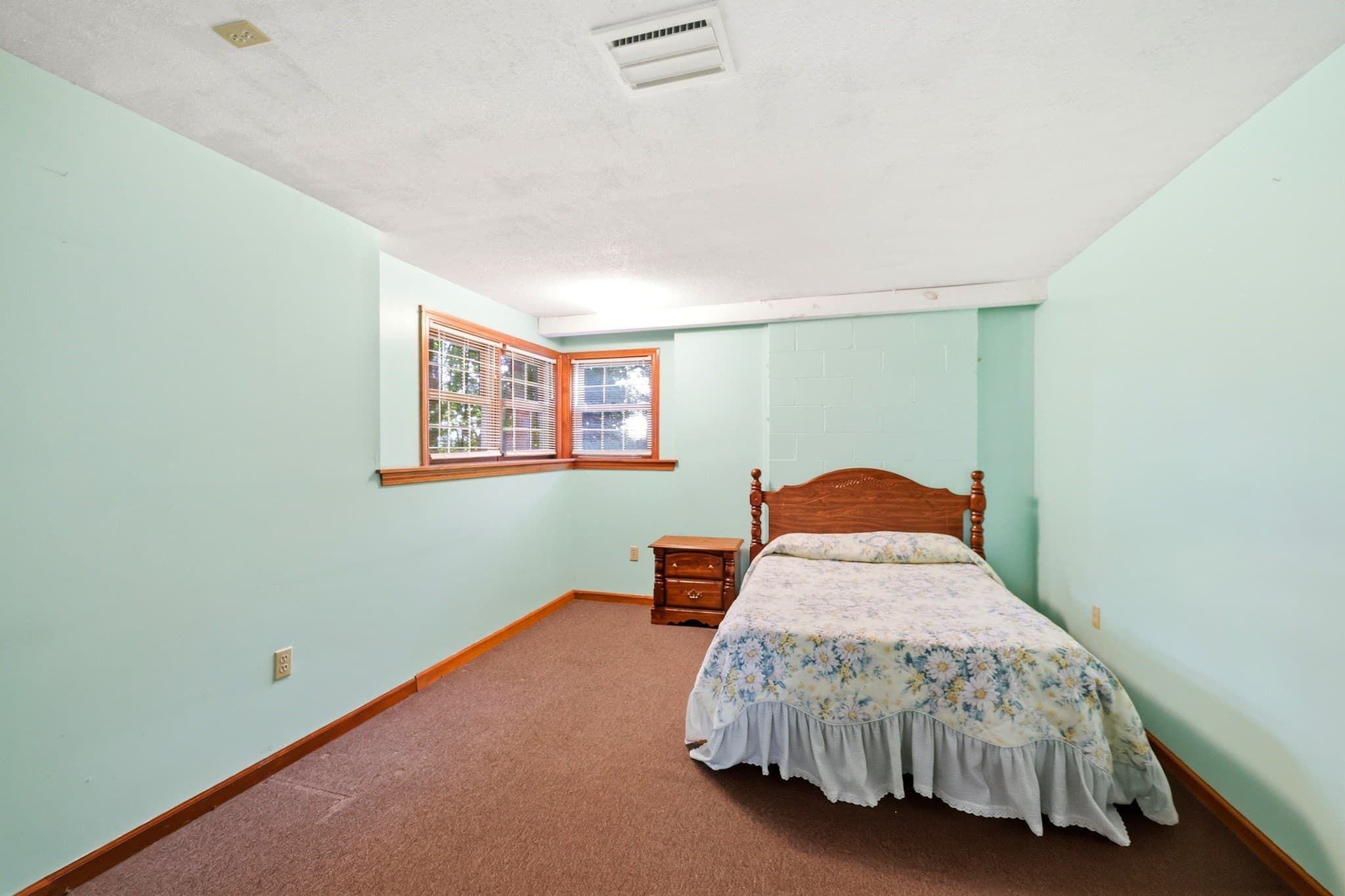 Single Family Residence at 4 Ladyslipper Ln, Hadley MA 01035, Hadley, photo 23 of 34