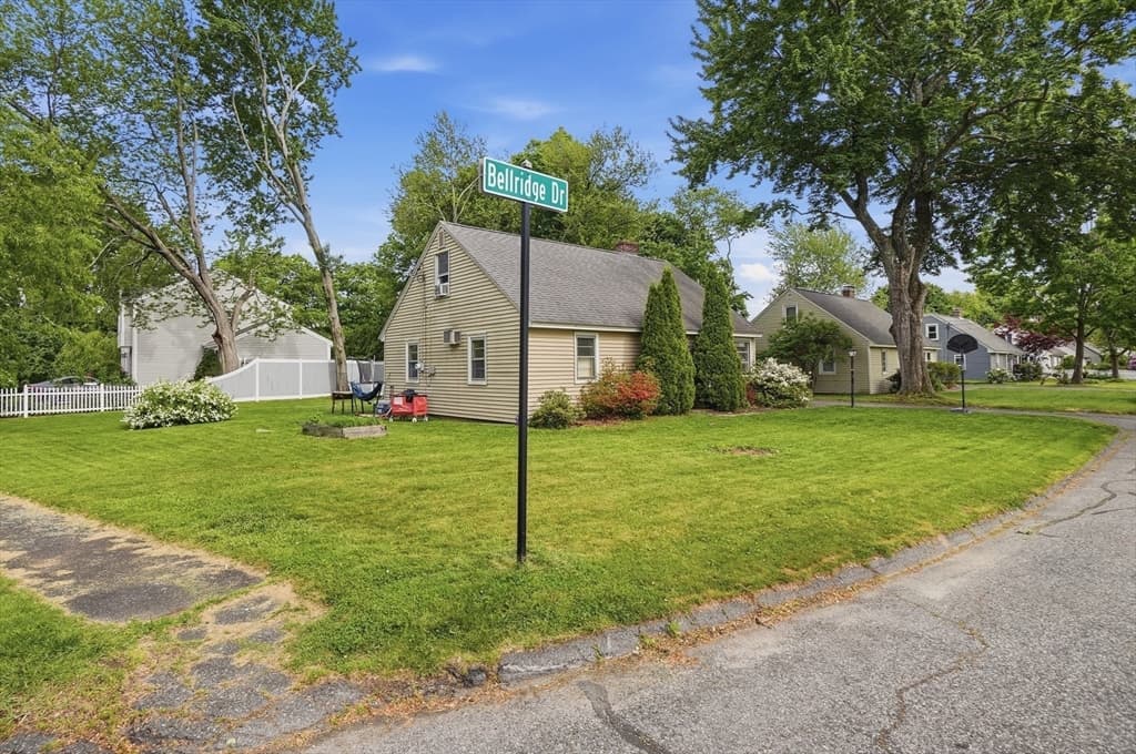 Single Family Residence at 30 Bellridge Drive, Shrewsbury MA 01545, photo 27 of 35