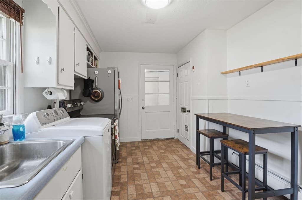 Single Family Residence at 30 Bellridge Drive, Shrewsbury MA 01545, photo 25 of 35