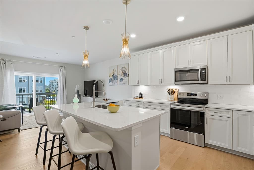 2 Codman Way # 2203, Westborough MA 01581