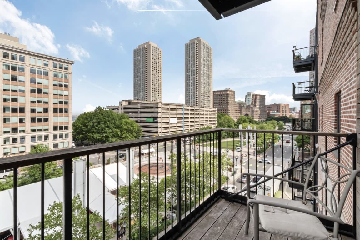 Condominium at 199 State Street # 502, Boston MA 02109, photo 14 of 15