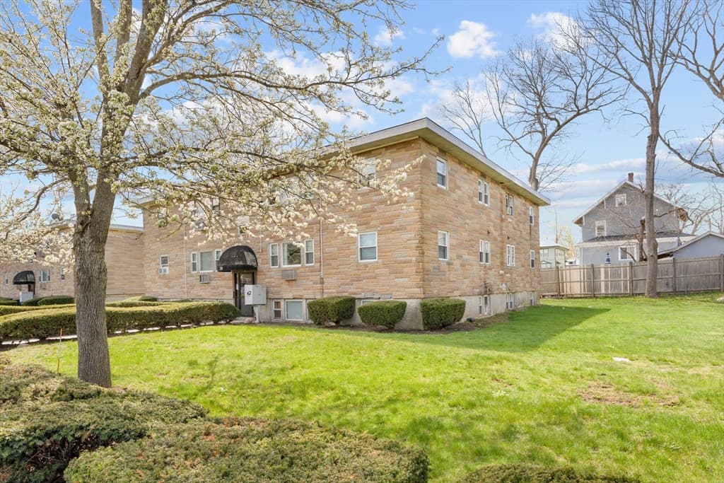 20 Auna Drive Unit 7, Brockton MA 02301 photo 2
