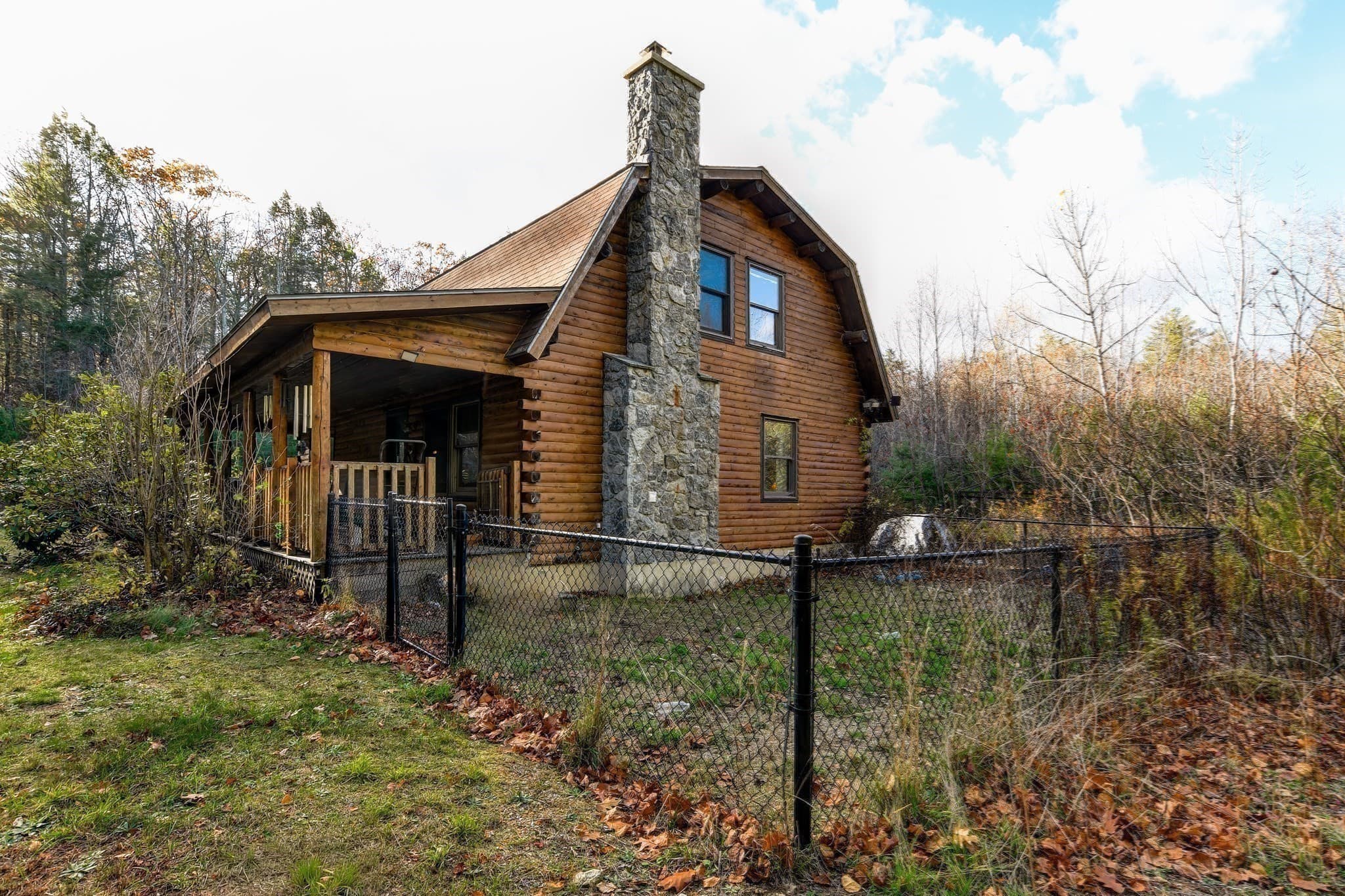 Single Family Residence at 23 Dana Rd, Petersham MA 01366, photo 9 of 24