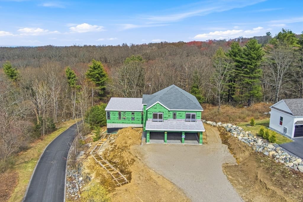 Single Family Residence at 135 Nobscot Drive, Framingham MA 01701, Framingham, photo 3 of 15