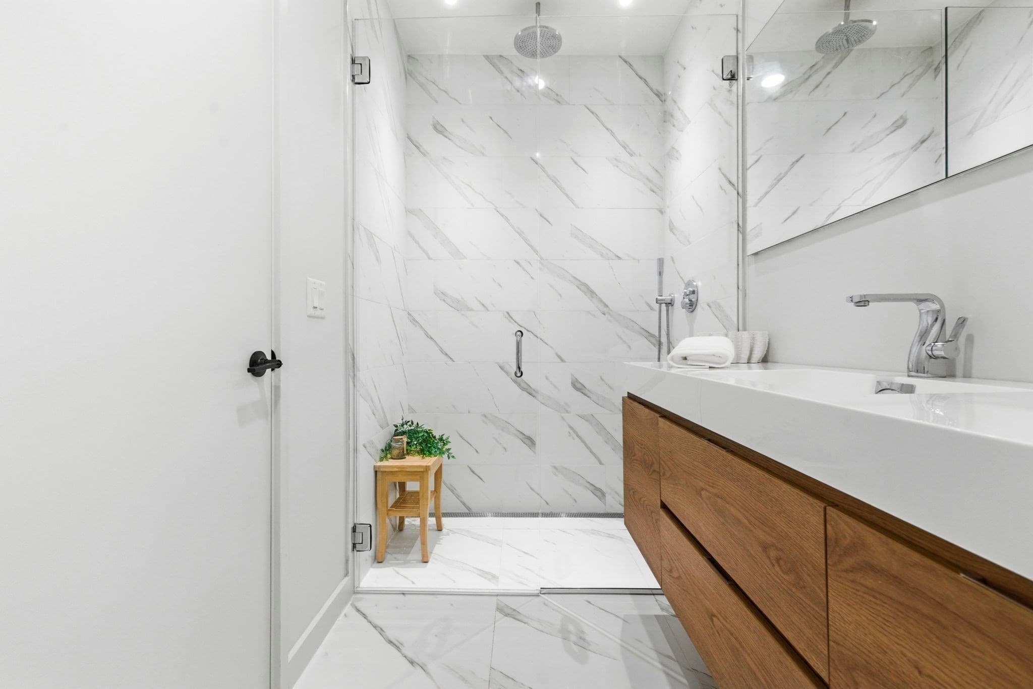 Condominium at 187-191 Condor St # 5, Boston MA 02128, photo 17 of 27