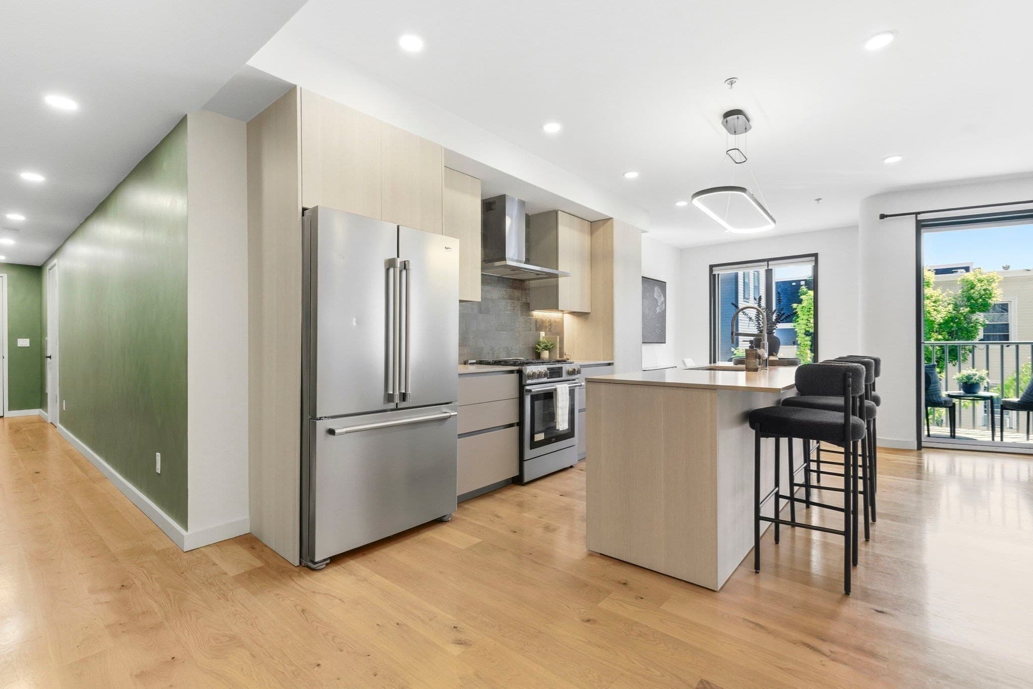 Condominium at 187-191 Condor St # 5, Boston MA 02128, photo 3 of 27
