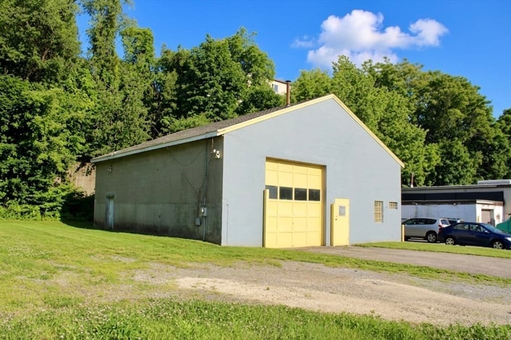 456 Franklin St, Worcester MA 01604
