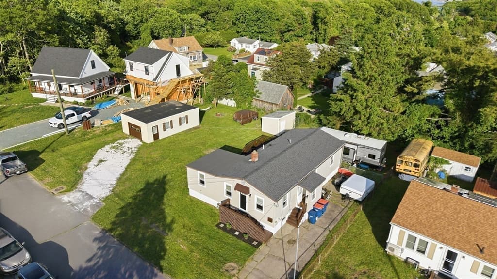 21 Golf St, Fairhaven MA 02719