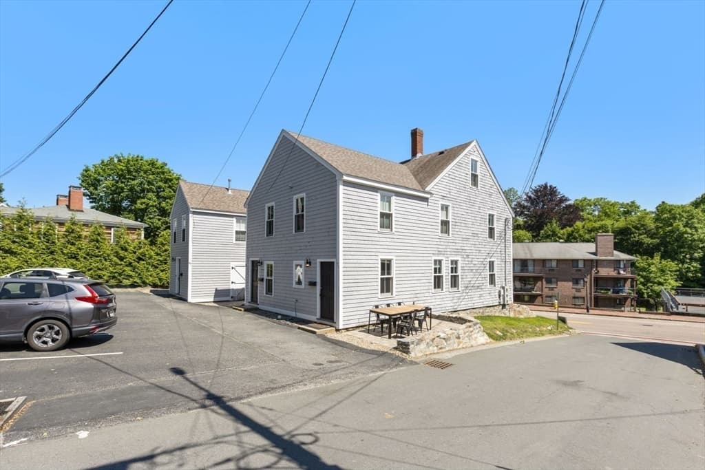 3 Family at 67-71 North St, Hingham MA 02043, photo 14 of 38