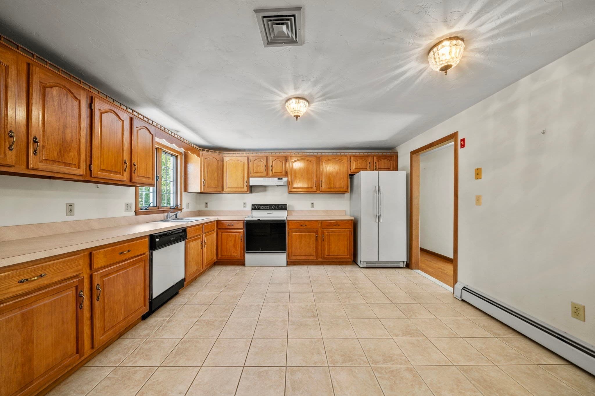 Single Family Residence at 5 Mystic, Milford MA 01757, photo 2 of 35