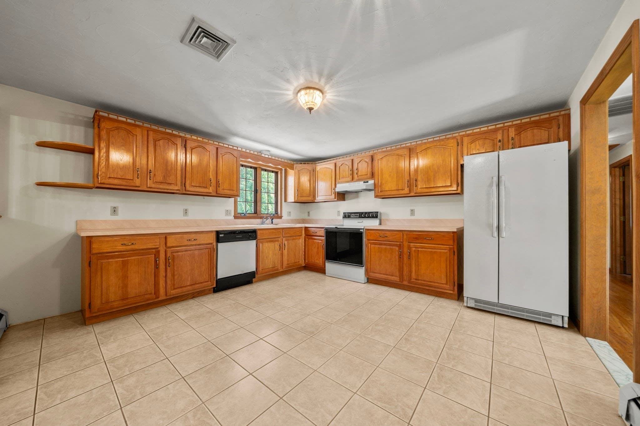 Single Family Residence at 5 Mystic, Milford MA 01757, photo 3 of 35
