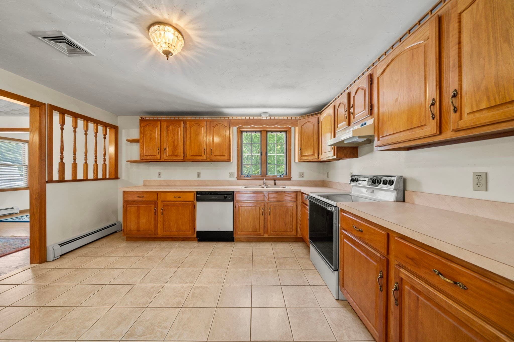 Single Family Residence at 5 Mystic, Milford MA 01757, photo 4 of 35