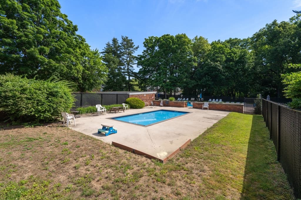 Condominium at 40 Yorktown Dr # D, Springfield MA 01108, Springfield, photo 22 of 27