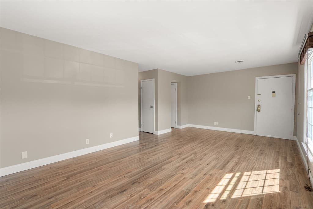 Condominium at 40 Yorktown Dr # D, Springfield MA 01108, Springfield, photo 3 of 27