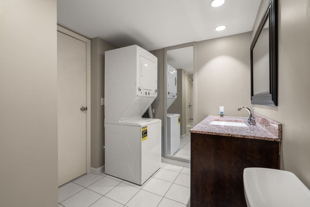 Condominium at 40 Yorktown Dr # D, Springfield MA 01108, Springfield, photo 14 of 27