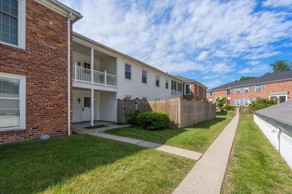 Condominium at 40 Yorktown Dr # D, Springfield MA 01108, Springfield, photo 25 of 27