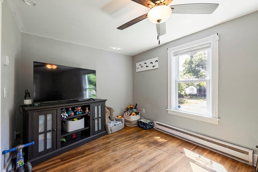 138 Charlton St, Southbridge MA 01550 photo 12