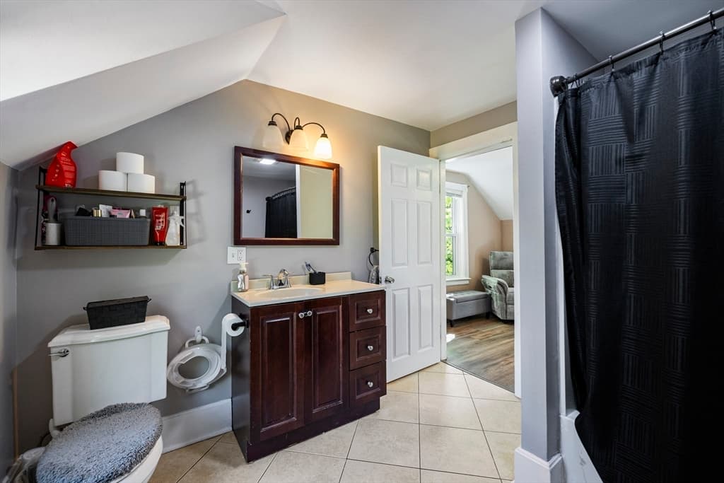 138 Charlton St, Southbridge MA 01550 photo 20