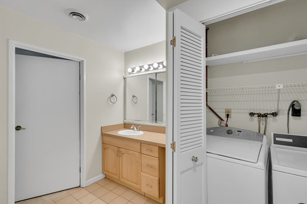 Condominium at 15 Sleeper # 104, Boston MA 02210, photo 18 of 25