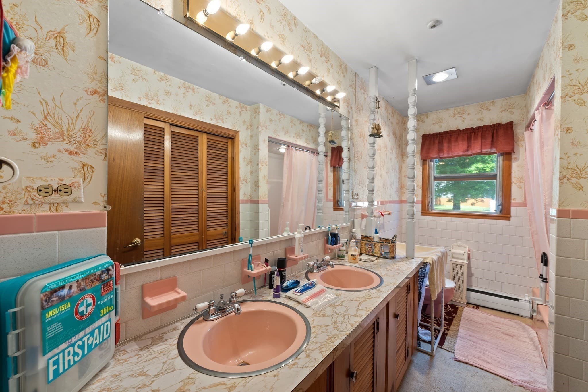 Single Family Residence at 20 Indian Point Rd, Webster MA 01570, photo 17 of 26